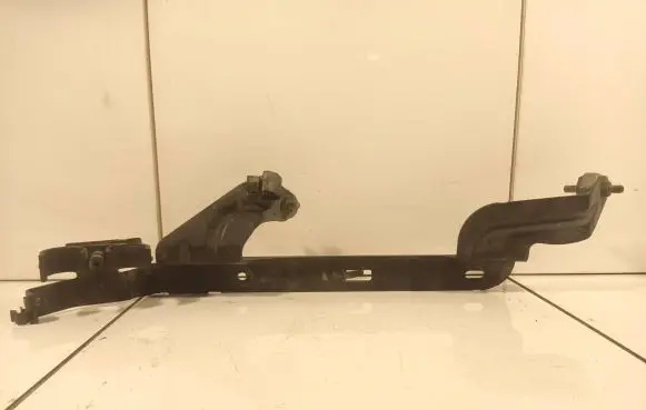 Audi Q7 4L Webasto auxiliary heater mount bracket 7L0819735B