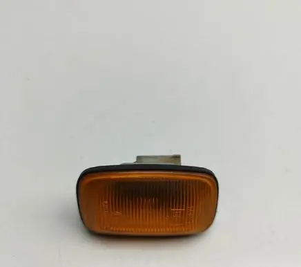 Toyota Land Cruiser (J100) Front fender indicator light 8173020191