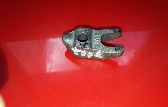 Chevrolet Captiva Fuel Injector clamp holder 8C1