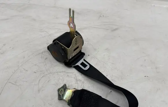 BMW 3 E46 Front seatbelt 0393182