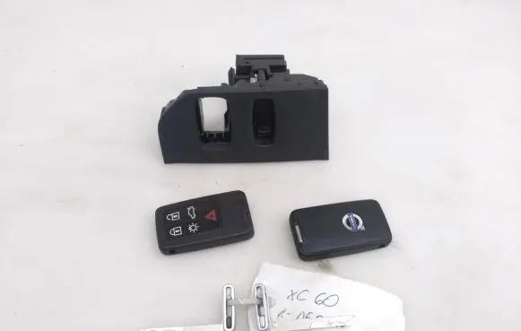 Volvo XC60 Ignition lock AH4N15607AE 28227917