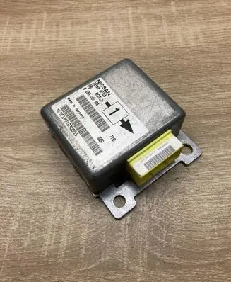 Nissan Primera Airbag control unit/module 285569F105 0285001193