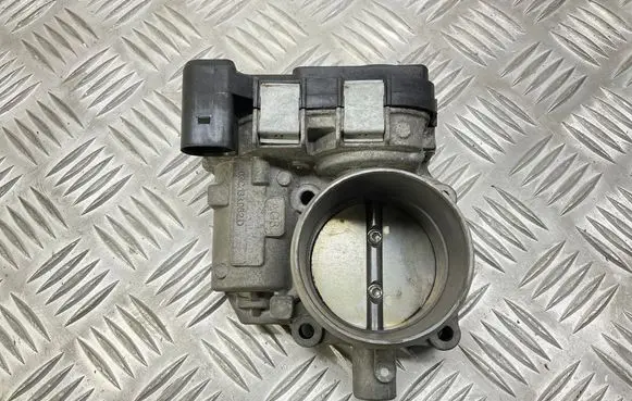 Volkswagen Eos Throttle valve 03C133062D