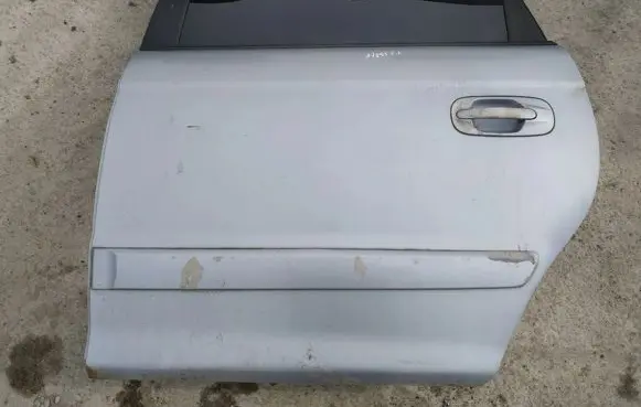 Hyundai Trajet Rear door pilkos