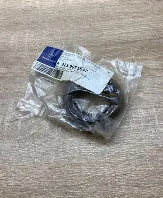 Mercedes-Benz Vito Viano W639 Other engine part A0239975847