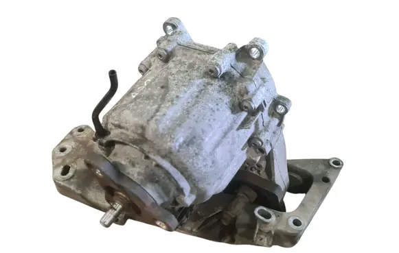BMW X1 E84 Gearbox transfer box case 7635755 0204641 7635636