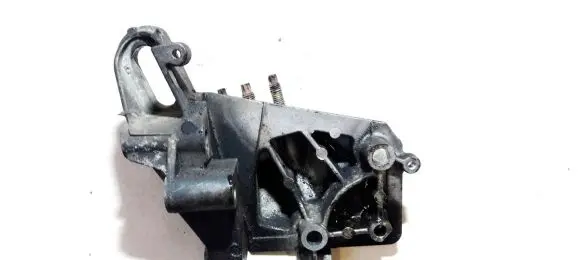 Ford Fiesta Engine mounting bracket