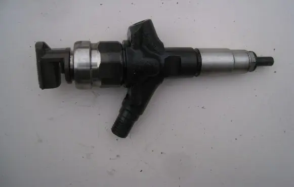 Subaru Outback Fuel injector 16613AA020