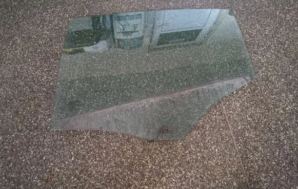 Volvo S60 Rear door window glass