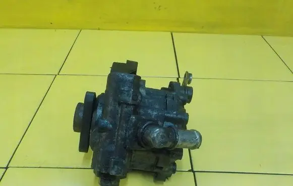 BMW 7 E65 E66 Power steering pump 7696974113