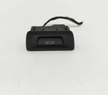 BMW X5 G05 Tailgate/boot open switch button 6820715