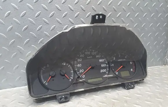 Mazda MPV Speedometer (instrument cluster) 1575107500