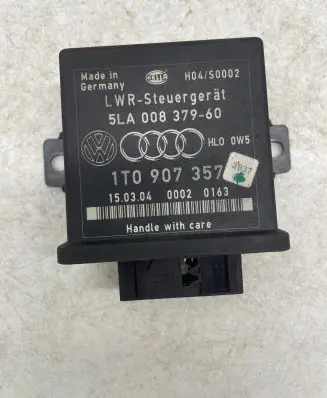 Volkswagen Touran I Light module LCM 1T0907357 00020163 5LA00837960