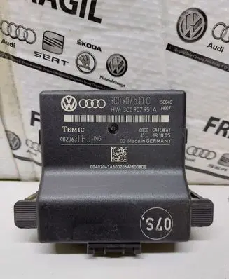 Volkswagen PASSAT B6 Gateway control module 3C0907530C