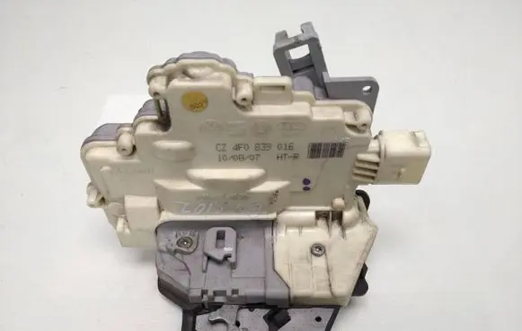 Audi A3 S3 8P Rear door lock 4F0839016