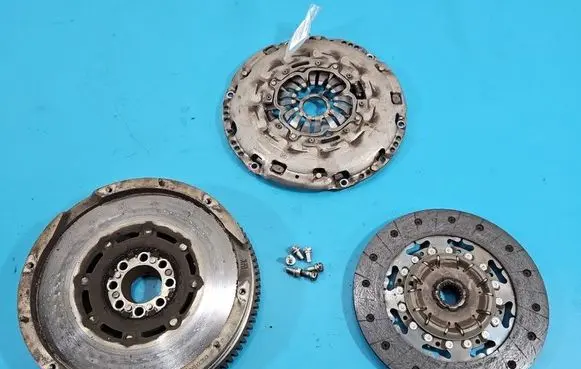 Toyota RAV 4 (XA40) Dual mass flywheel 134500R030 IMPRK1568064
