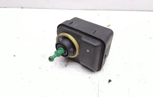 Volvo XC90 Headlight level adjustment motor