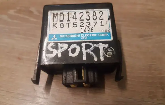 Mitsubishi Pajero Sport I Other relay MD142382 K8T52371