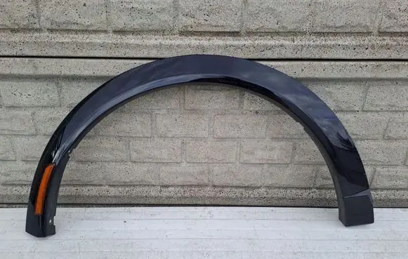 Ford Mustang VI Front arch trim PTLISTFDMACHE
