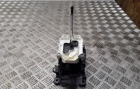 Peugeot 107 Gear shifter/selector 8945152020