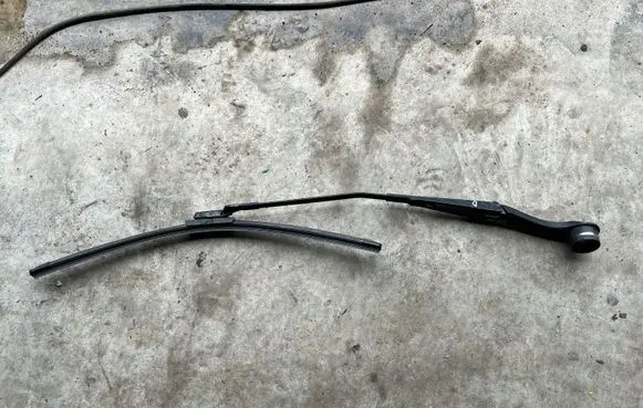 Ford Transit Custom Front wiper blade arm 