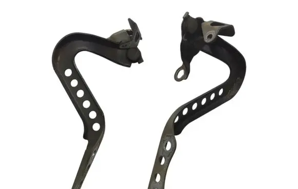 Peugeot 108 Engine bonnet/hood hinges