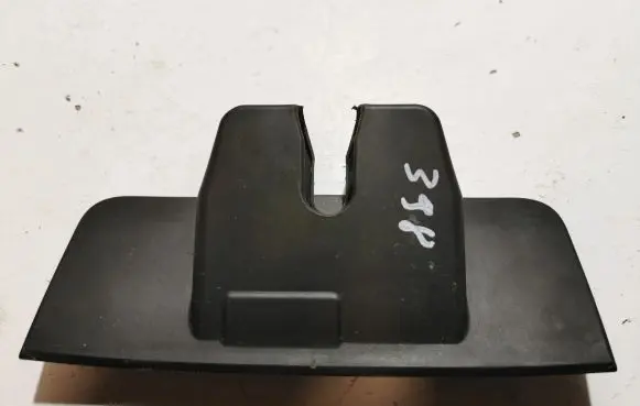 Volvo V70 Tailgate/boot lid lock trim 31301164