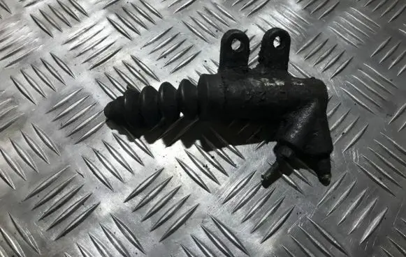 Mazda 626 Clutch master cylinder