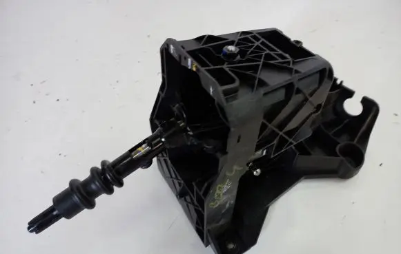 Peugeot Rifter Gear selector/shifter in gearbox 