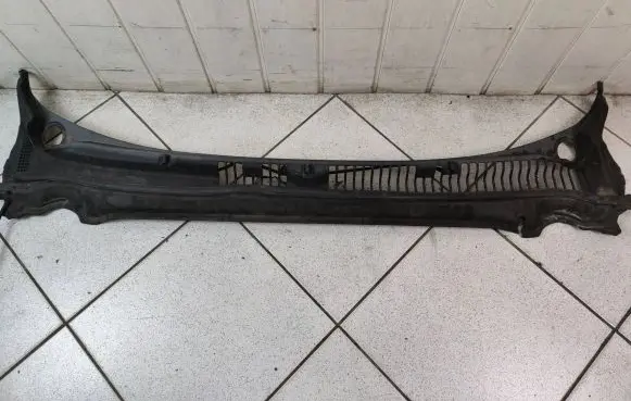 Ford Fusion II Wiper trim DS73-F02216-AE