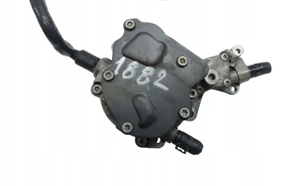 Volkswagen Golf V Vacuum pump LUK