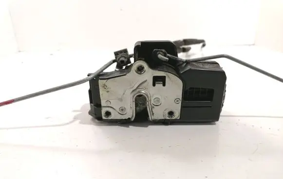 Chevrolet Captiva Front door lock