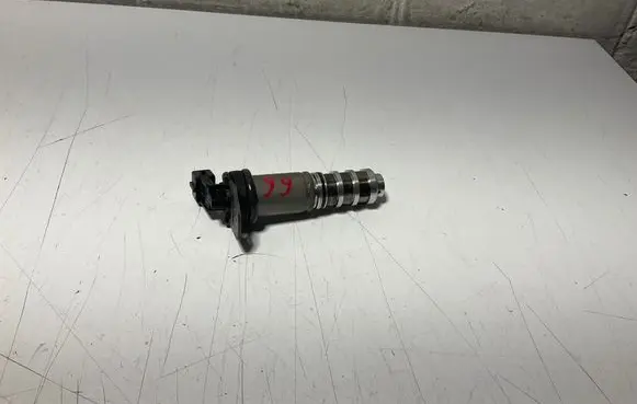 BMW 6 F06 Gran coupe Camshaft vanos timing valve 8605123 1136J