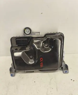 Tesla Model Y Comfort/convenience module P186675020B 186675020B