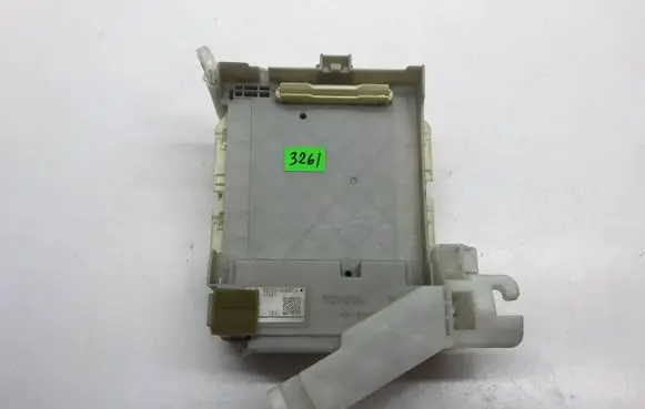 Toyota Prius (XW30) Fuse module 8273047450A 1148A