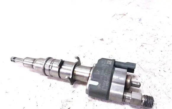 BMW 3 E92 E93 Fuel injector 13537589048