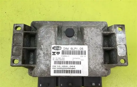 Peugeot 807 Engine control unit/module IAW6LP105