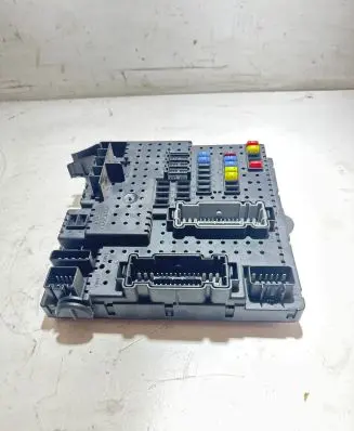 Volvo XC90 Fuse module 30728512 28017881