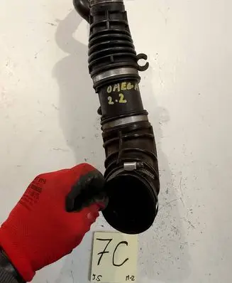Opel Omega B2 Engine coolant pipe/hose 9157254