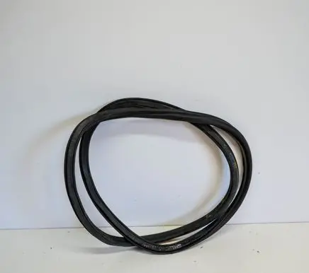 Trunk rubber seal (body)
