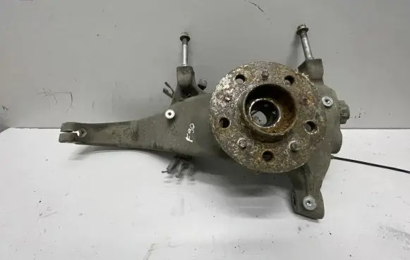BMW 5 G30 G31 Front wheel hub 7857011