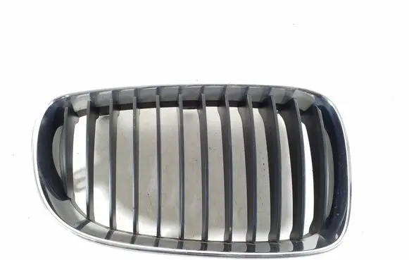 BMW 1 E81 E87 Front grill 51137179656