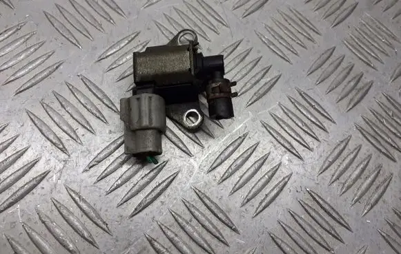 Nissan Tiida C11 Vacuum valve K5T46695