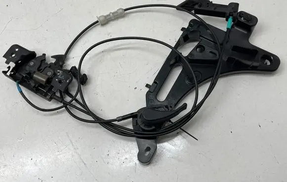 Engine bonnet/hood lock/catch