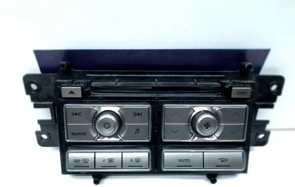 Jaguar XF X250 Climate control unit 8X2318C858AF