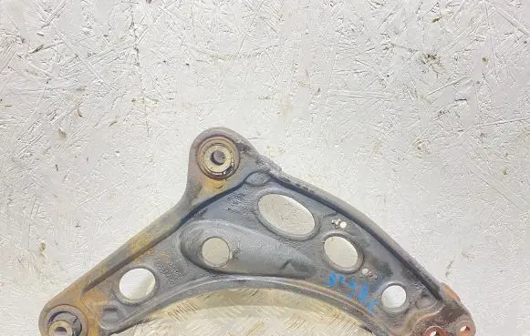 Renault Trafic III (X82) Front lower control arm/wishbone 8200395007 3853464