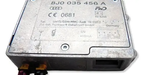 Audi A5 8T 8F Aerial antenna amplifier 8J0035456A