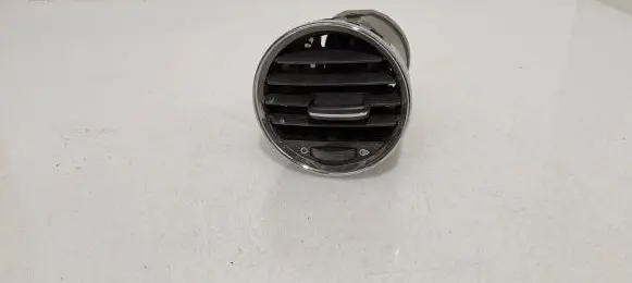Peugeot 308 Dash center air vent grill 9658515377 05190