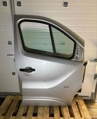 Renault Trafic III (X82) Front door 
