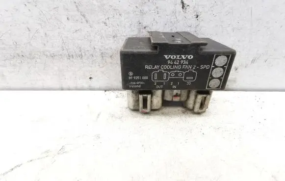 Coolant fan relay